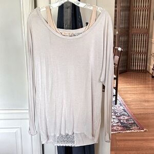 Women's Long Sleeve Top Open Lace Back Panel Size Medium Y2K Tan Cream